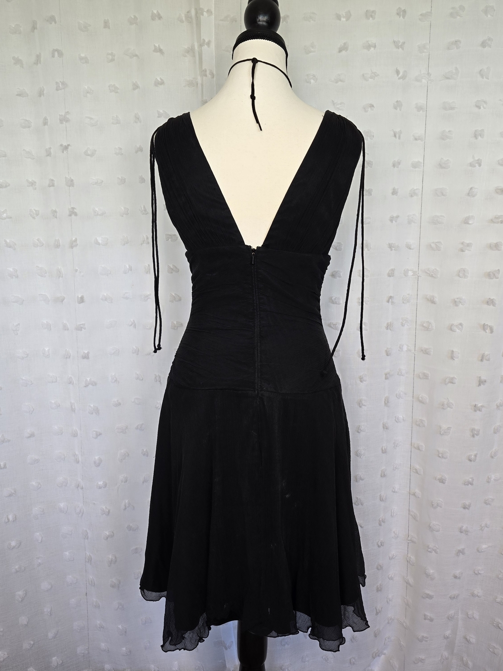 Y2K Express Classic Black V-Neck Women's Dress - Picture 6 of 7